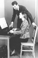 1936年在达拉斯举办的得克萨斯百年展览会（Texas Centennial Exposition）上展出的艾米肯电子琴