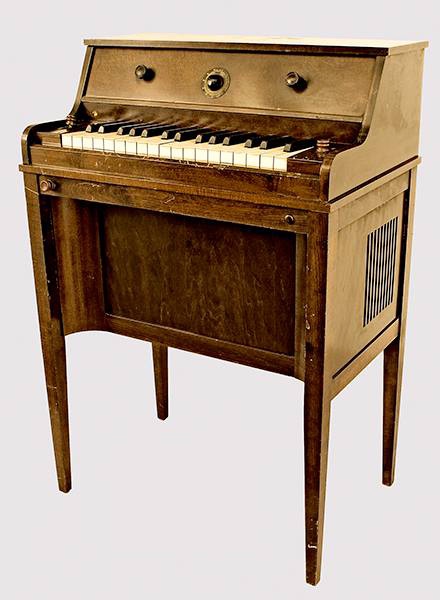 艾米肯电子琴，美国南达科塔州弗米利恩（Vermilion）国家音乐博物馆（Music Museum）馆藏