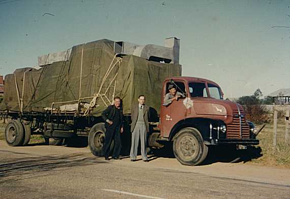 “便携式计算机”：CSIRAC在迁往墨尔本的途中，1955年6月