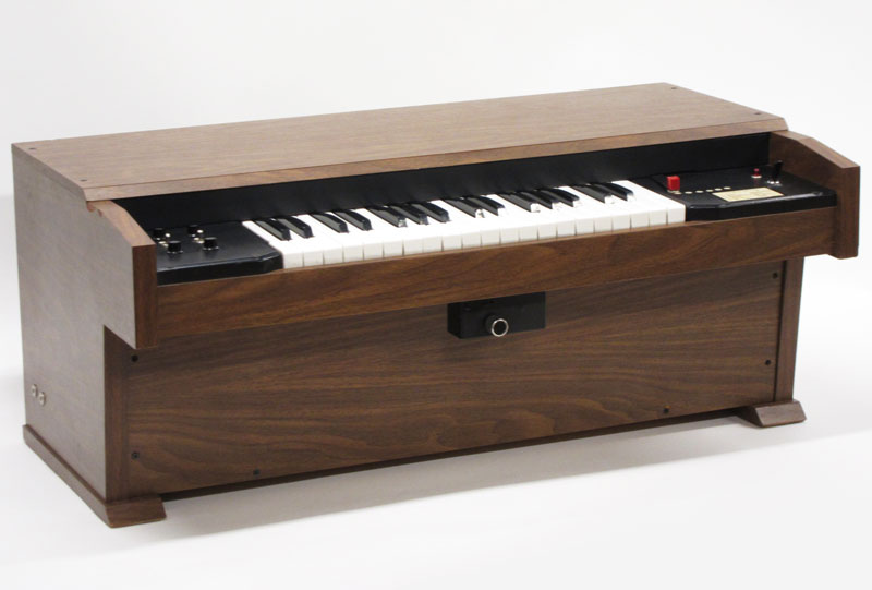 钱柏林电子琴，型号M1001
